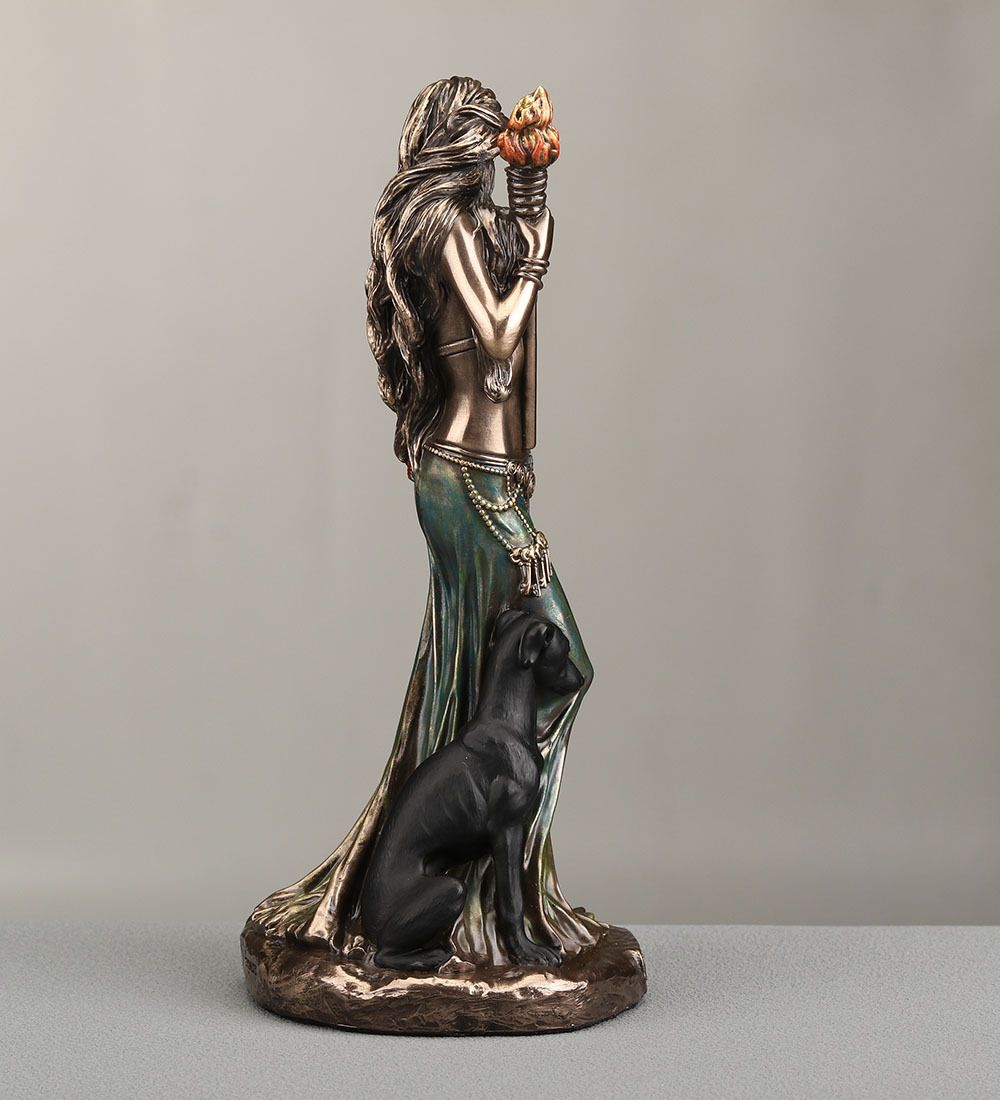 Veronese WS-1321 Статуэтка «Геката - богиня волшебства и всего таинственного»