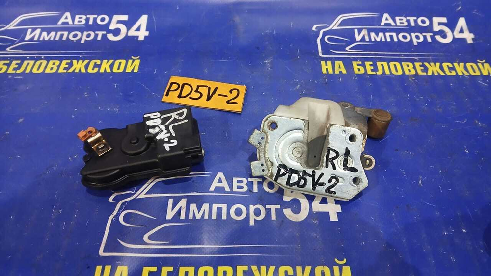 Замок двери задней левой MITSUBISHI DELICA 1998