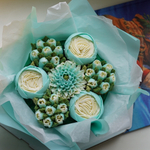 Букет из 7 цветочных капкейков в изумрудной палитре