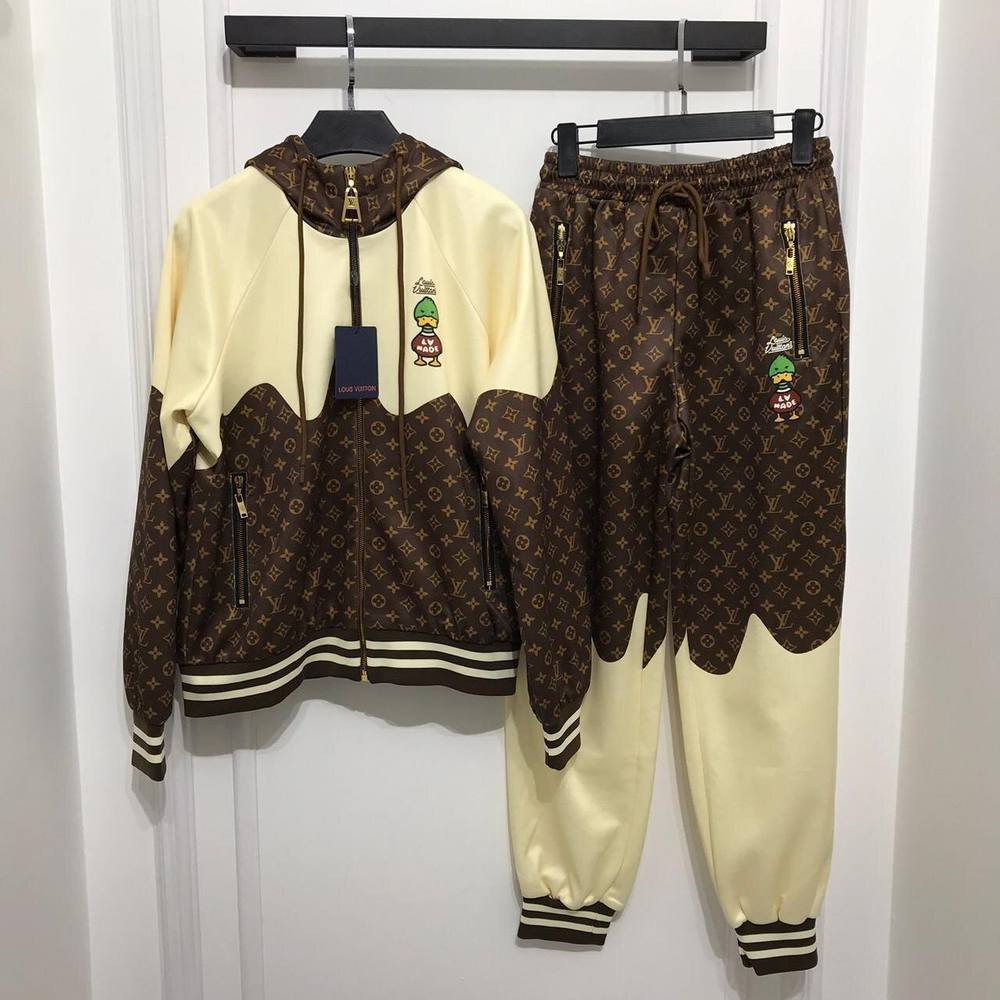Костюм Gucci