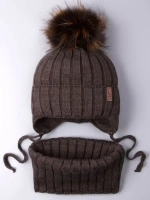Шапка зимняя для мальчика на завязках и снуд