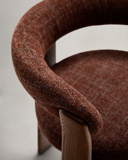 Granite Стул на 3 ножках из коричневого шенилла и массива ясеня в отделке орех Испания La Forma