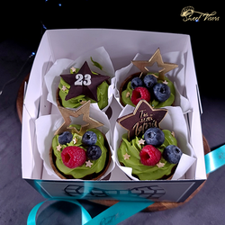 Капкейк для мужчин на 23 февраля. Кондитерская Sweet Visors Сладкие Козырьки. Кондитер Светлана Дегтерева.
