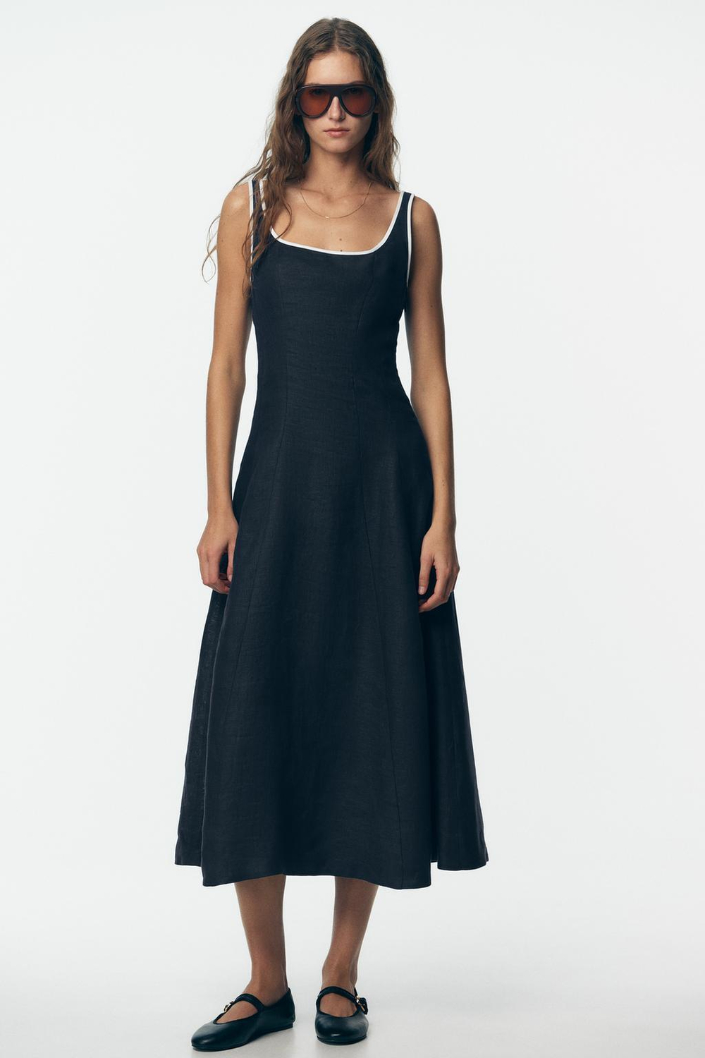 ZARA ЛЬНЯНОЕ ПЛАТЬЕ МИДИ С КОНТРАСТНОЙ ОТДЕЛКОЙ, МОРСКОЙ СИНИЙ