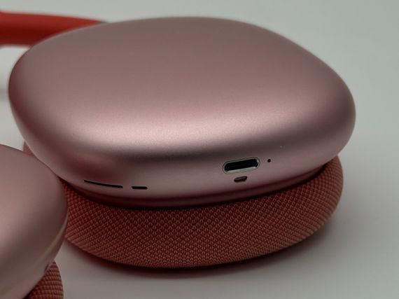 Apple AirPods Max Red