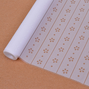 Пленка матовая с рисунком "Цветы" Белая