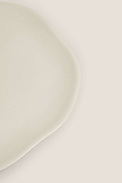 ZARA HOME АСИММЕТРИЧНАЯ КЕРАМИЧЕСКАЯ ПЛОСКАЯ ТАРЕЛКА, БЕЛЫЙ