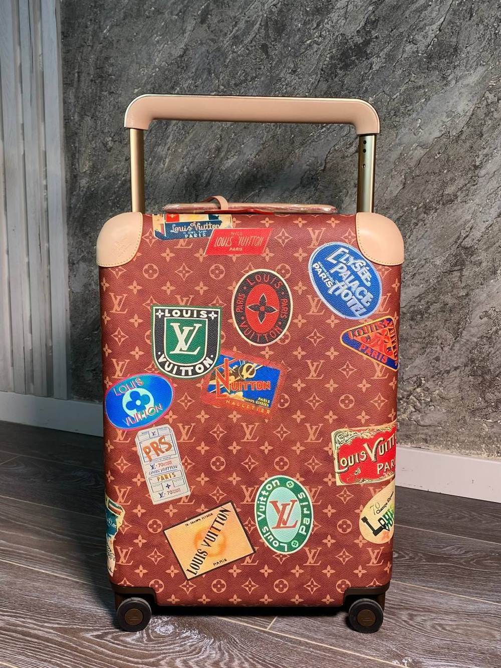 Чемодан Louis Vuitton, арт. 476455737