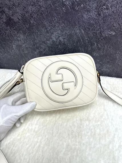 Сумка через плечо Gucci Blondie из кожи белый