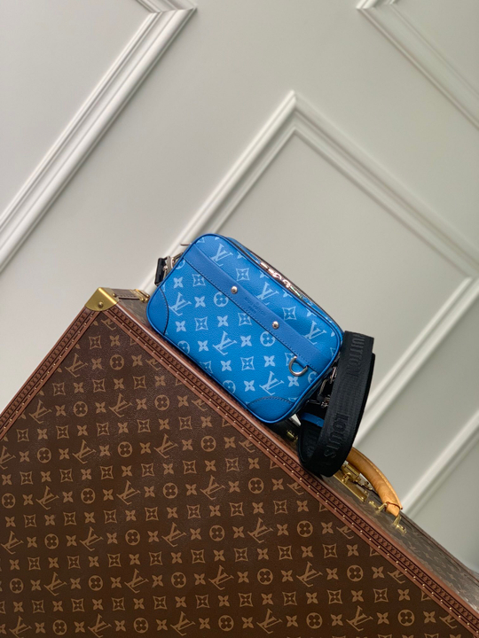 Louis Vuitton Alpha Messenger