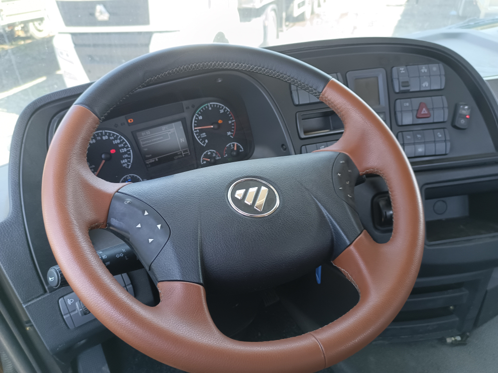 Foton AUMAN 4x2 Седельный тягач BJ4189SLFKA (Дизельный, 11,8 л, 470 л.с. АТ)