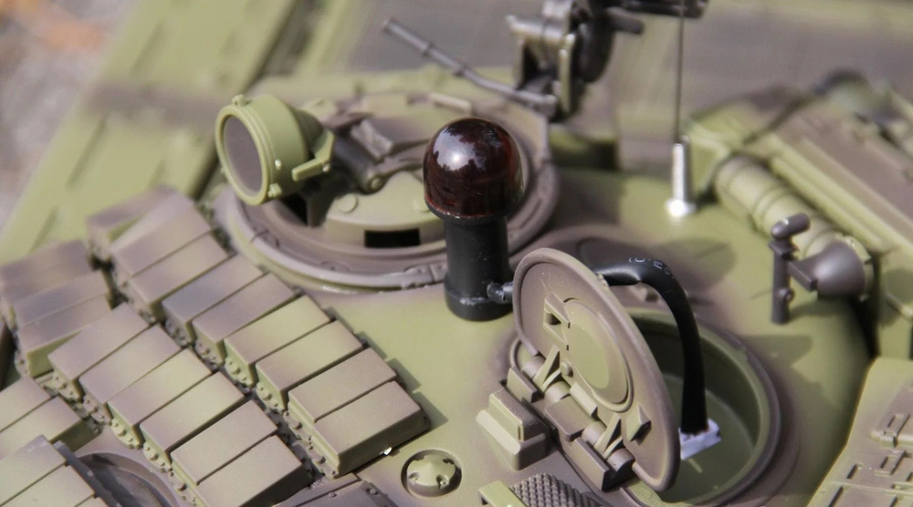 Радиоуправляемый танк Heng Long 3939-1 ERA версия с динамической защитой , V7.0 масштаб 1:16 RTR 2.4GHz - 3939-ERA