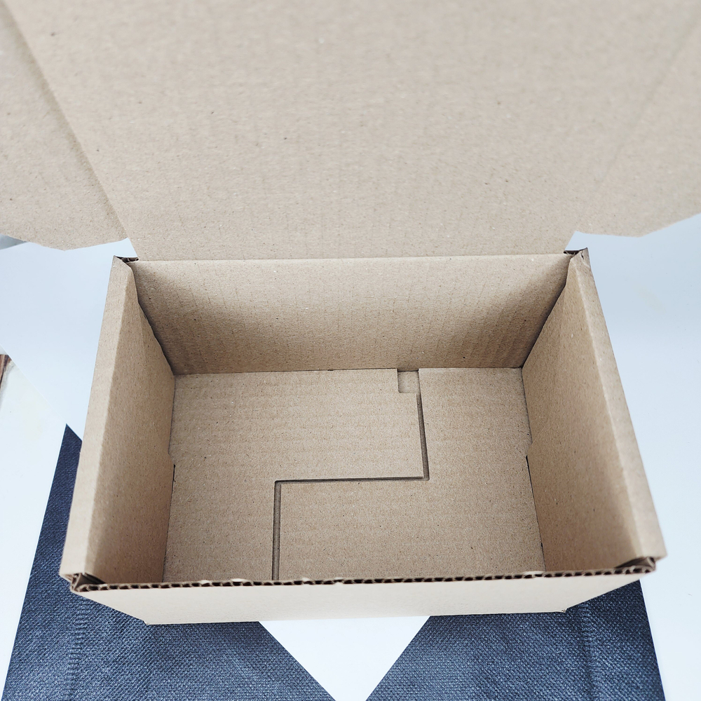 Коробка упаковочная, тип - ж, самосборная, плотный гафрированный картон