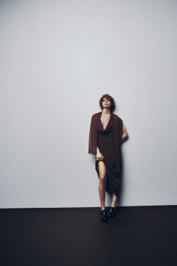 ZARA ДЛИННОЕ ПЛАТЬЕ В ГОРОШЕК С ПЛАТКОМ, КОРИЧНЕВЫЙ