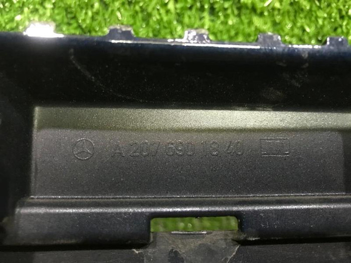 Накладка порога правая Mercedes E c207 (2009-2016)