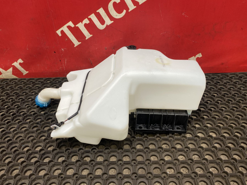 Бачок омывателя лобового стекла 2023г