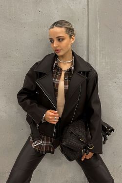 Косуха из экокожи шоколадного цвета