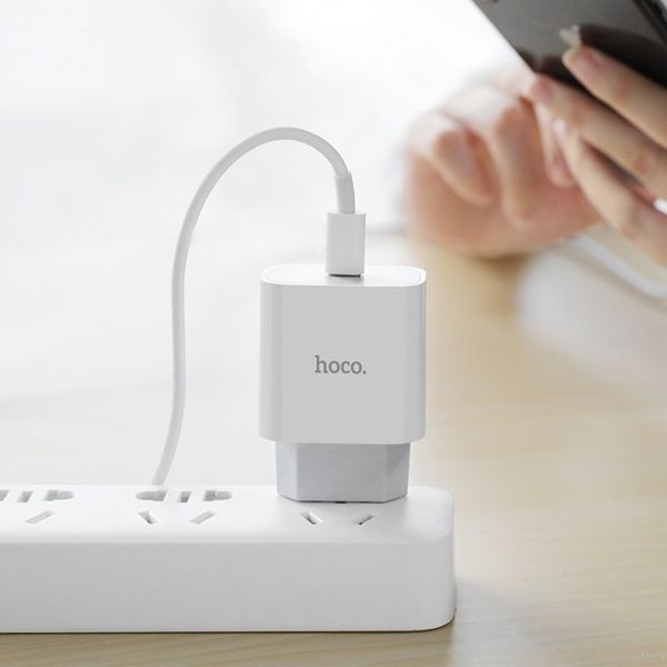 Адаптер питания Hoco C76A Speed source PD+QC 3.0 charger (USB-C: 5V max 3.0A/20Вт) Белый