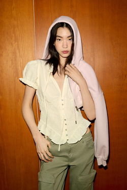 ZARA ТОП ИЗ РЕЛЬЕФНОЙ ТКАНИ С БАНТОМ, ЦВЕТ СЛИВОЧНОГО МАСЛА