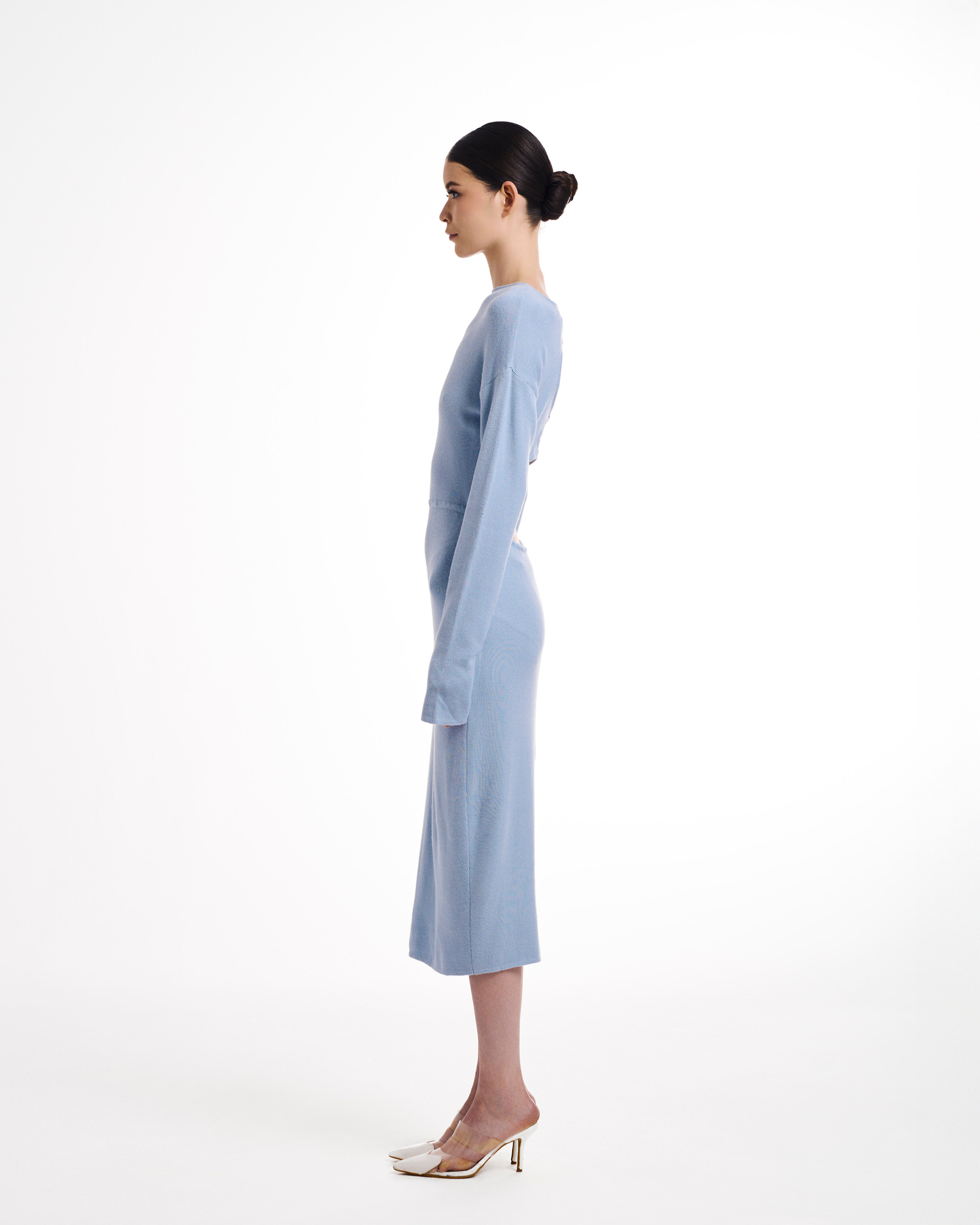 Платье трикотажное голубое с отк.спиной