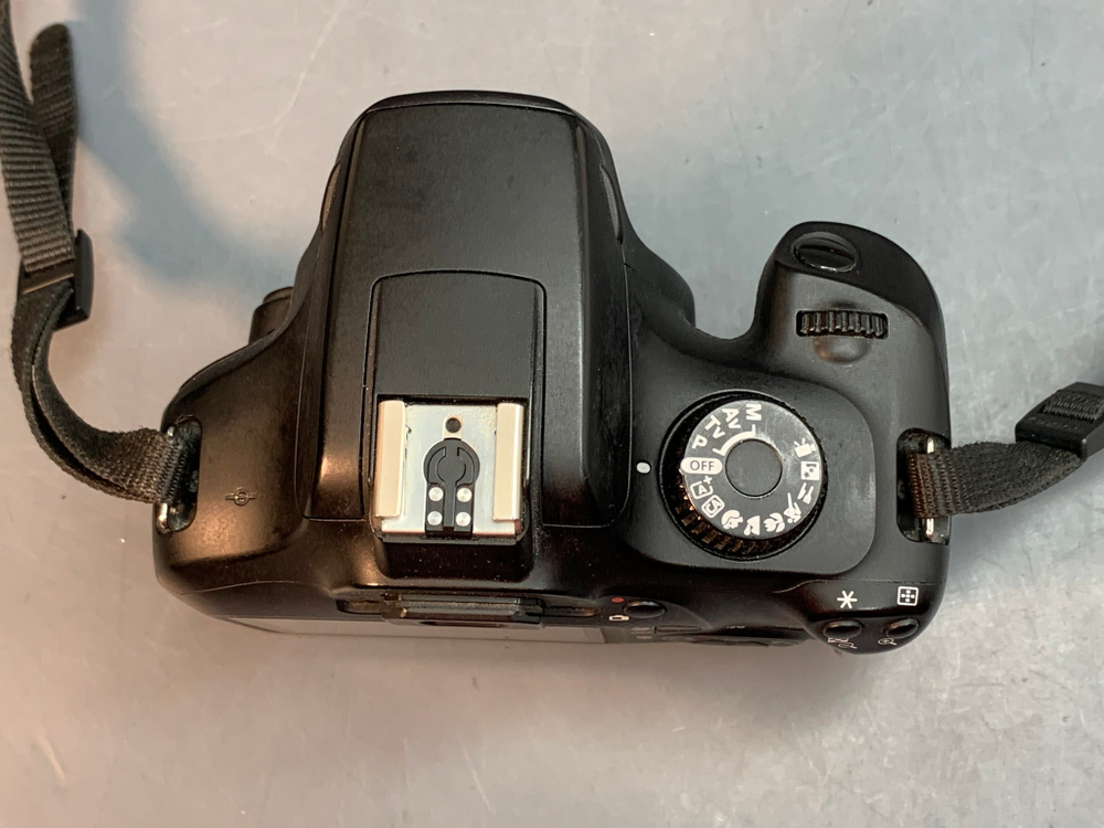 Canon EOS 4000D Body 19.300 кадров