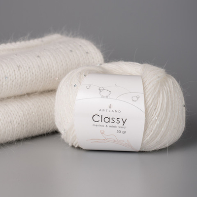 Classy, пряжа с люрексом и пайетками, шелк-5%, мериносовая шерсть-20%, нейлон-30%, норка-45%, 50 гр, 240 м, белый