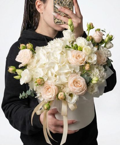 Поцелуй Моники