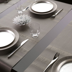 Салфетка подстановочная 36х48 Chilewiсh Tuxedo stripe Silver США на столе