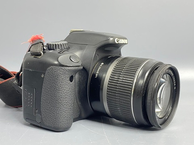 Canon 550D Kit 18-55mm IS 15200 кадров