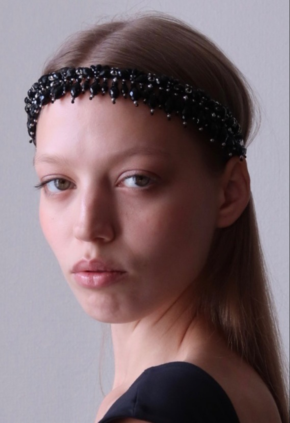 Ободок-чокер с черными каплями