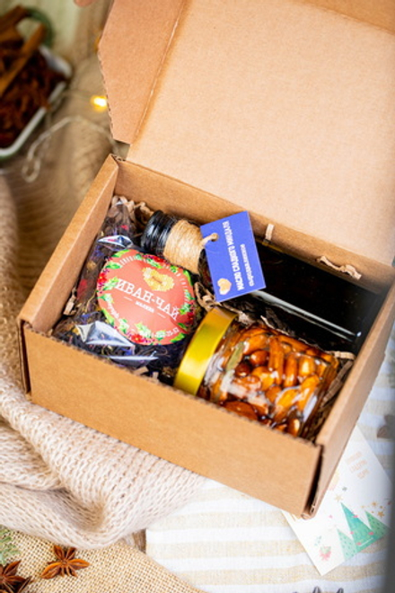 Набор №147 "Миндальное масло 100мл + баночка меда с орехами + чайный сбор"