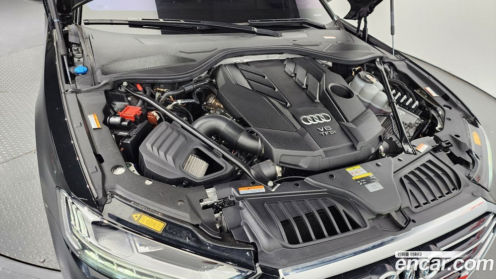 Audi A8 (D5) 55 TFSI Quattro LWB (12.2021)