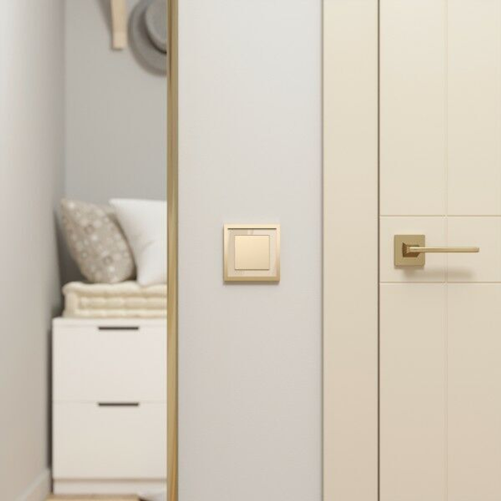 Рамка на 1 пост Baguette (айвори/латунь)