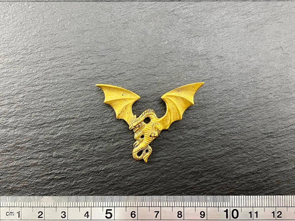 Подвеска. Атакующий дракон