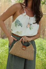 топ на бретелях с цветочным принтом