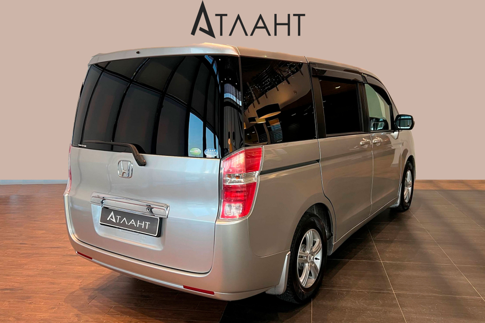 Honda Stepwgn, 2011 год