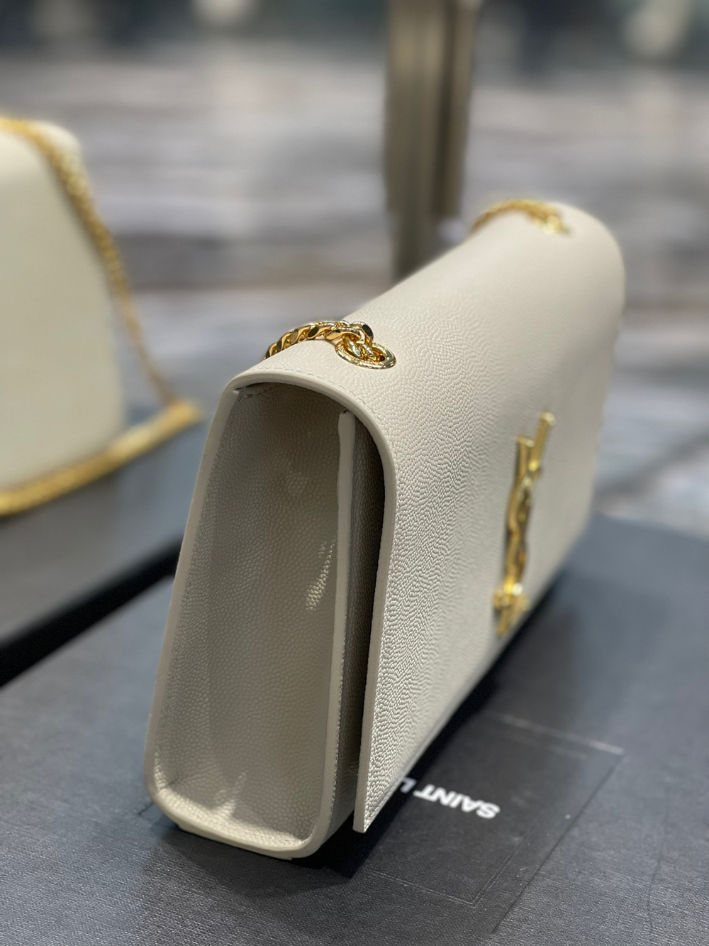 Saint Laurent Kate Medium Bag 24 cm
