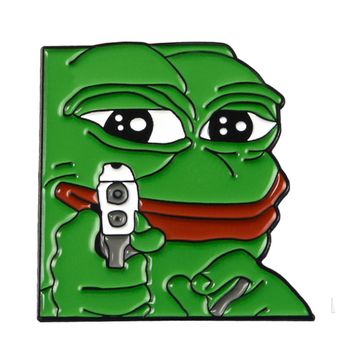 Пин на рюкзак и одежду. Лягушонок Пепе. Пистолет