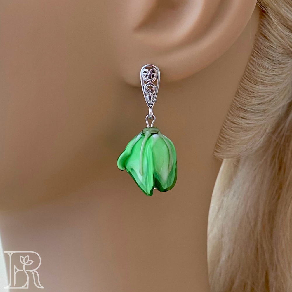 LEFIREL' Серьги серебряные женские "Тирия" с цветами из муранского стекла / ювелирные украшения из родированного серебра 925