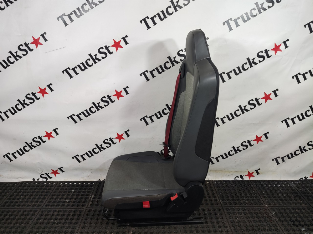 Сиденье пассажирское механическое