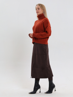 Вязаный свитер с высоким горлом