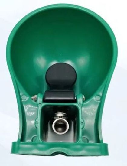 Поилка для КРС и МРС пластиковая на 2,5 л