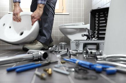 Сантехника (унитазы, раковины, ванны, смесители)