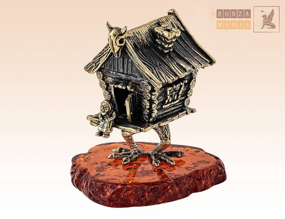 фигурка Избушка с Бабой Ягой на янтаре