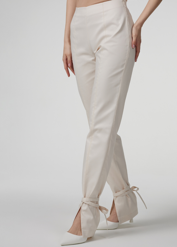 Брюки с завязками