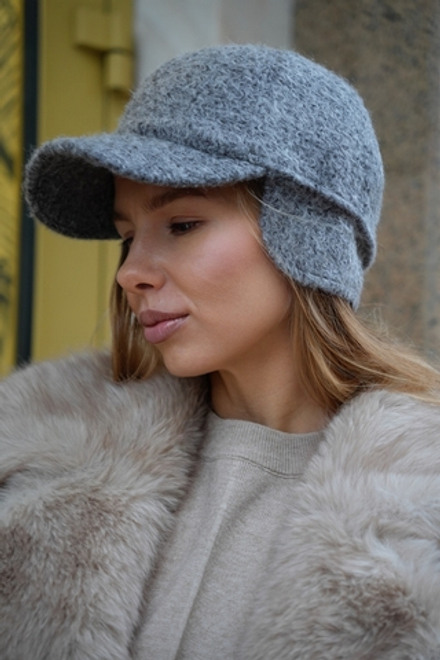 Бейсболка «кудряшка» с ушками графит