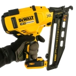 DeWalt DCN660D2 гвоздезабивной пистолет аккумуляторный (2 x 2 Ач, ЗУ)