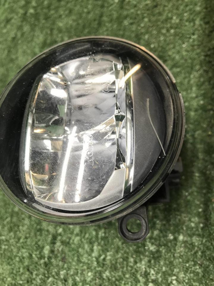 ПТФ левая Toyota Camry XV50 XV70 (2017-2021) LED