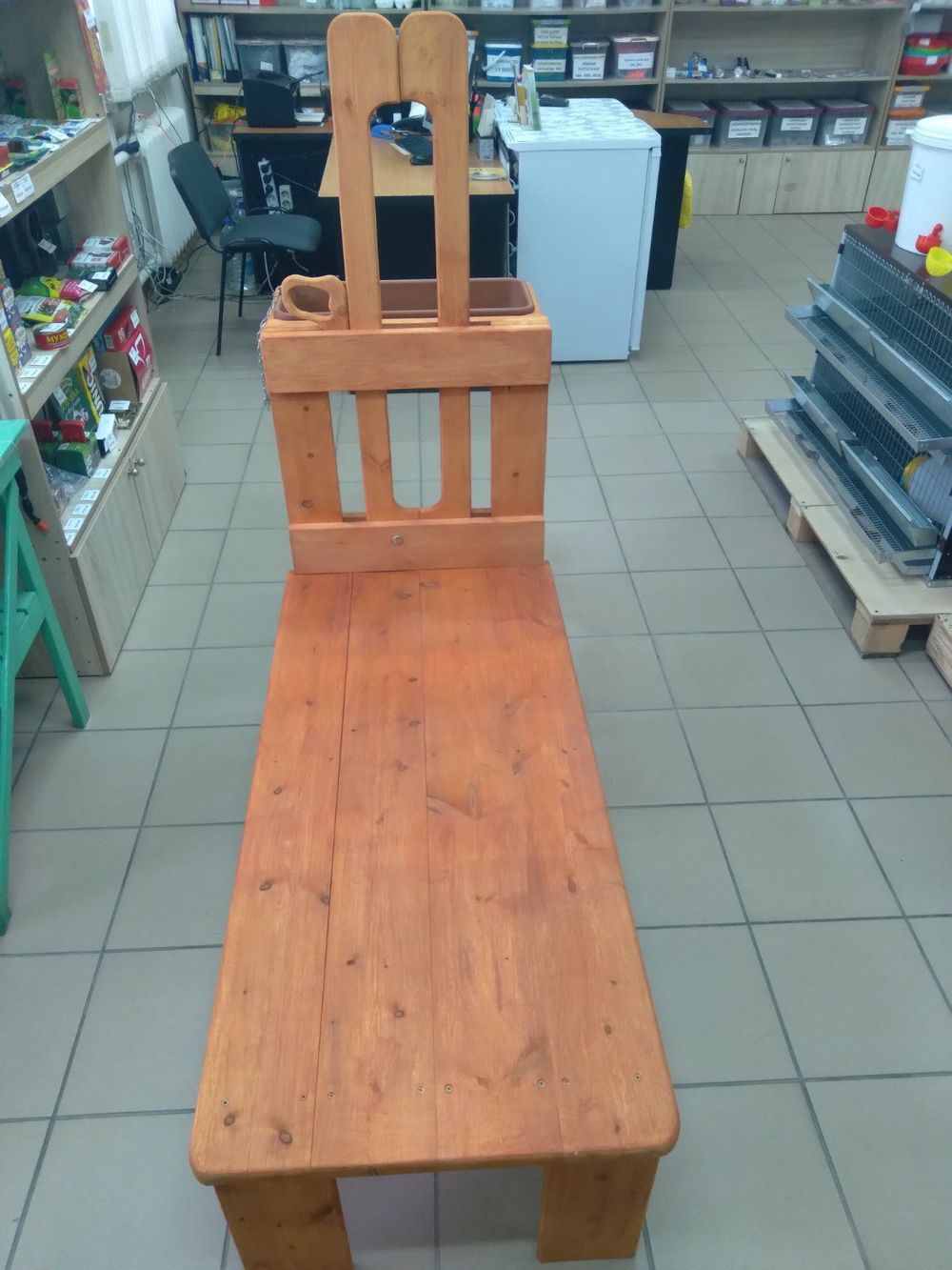 Станок для дойки коз, деревянный