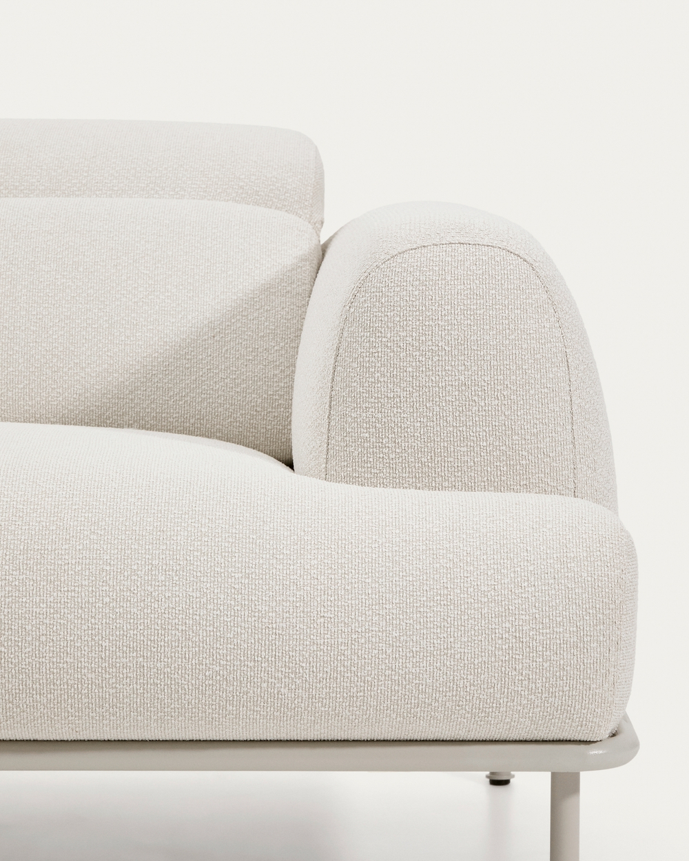 Диван Aurum 3-местный цвета экрю с откидным подголовником 234  см